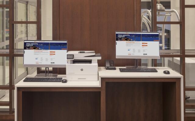 Holiday Inn Express & Suites Downtown Ottawa East by IHG