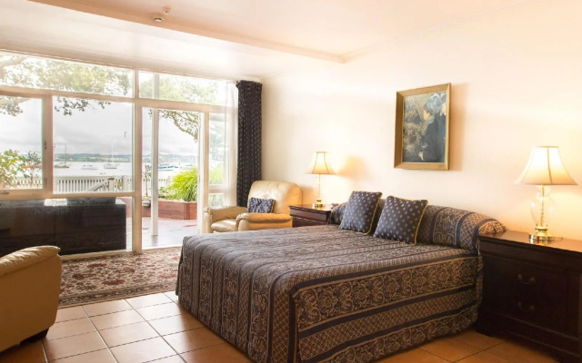 The Commodores Lodge