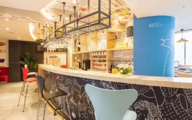 Yuefeng Hotel (Guangzhou Panyu Shiqiao Aoyuan Plaza)