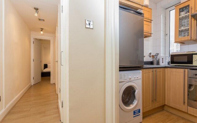 2 Bed Apartment In Kensington
