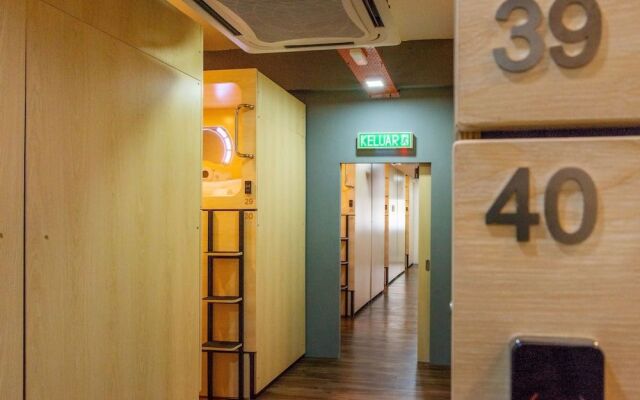 Luma Casa Capsule Hotel - Hostel