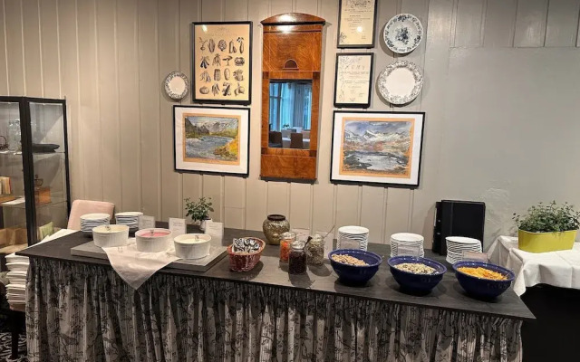 Hofslund Fjord Hotel