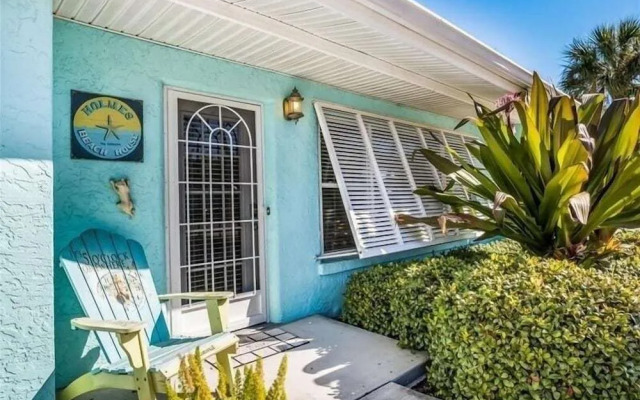 Sand N Suds 3 Bedroom Home by RedAwning