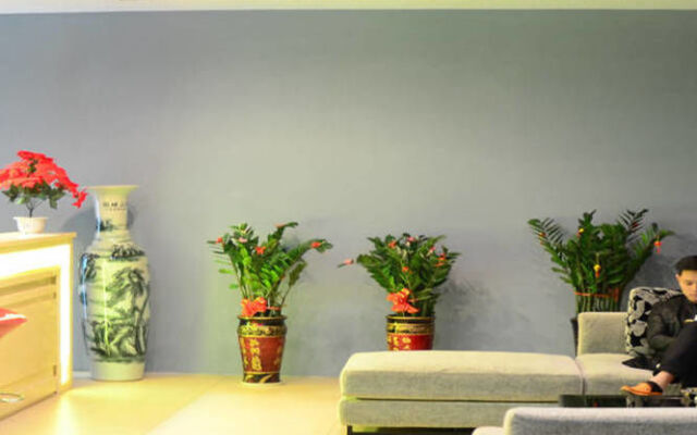 Xinyang Tianyi Express Hotel