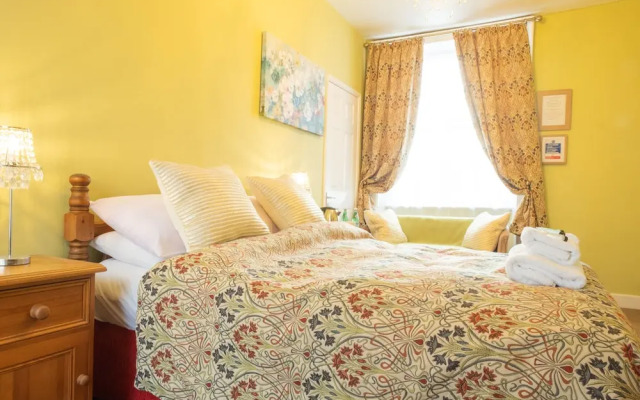 The Tudor Rose Hotel