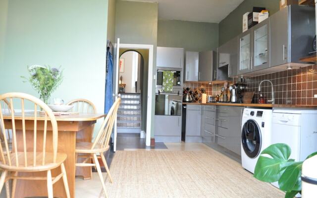 2 Bedroom Flat With Garden in New Cross