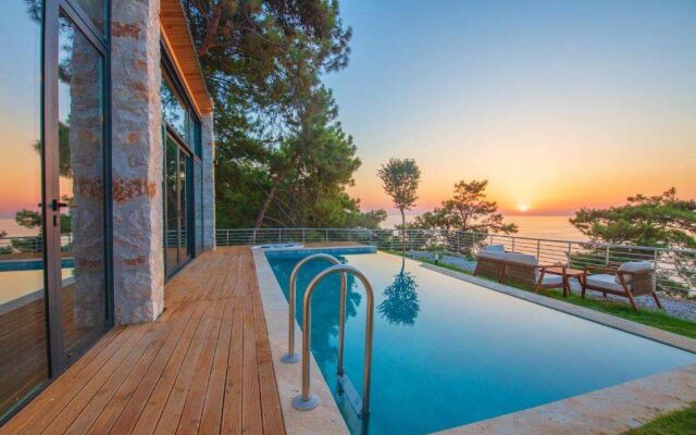 La Luna Faralya Villa 01