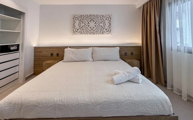 Gorgeous 2 BR Luxury Apartment