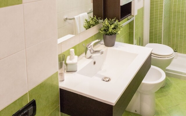 Sweet 2 Bedrooms Home in Milan Center