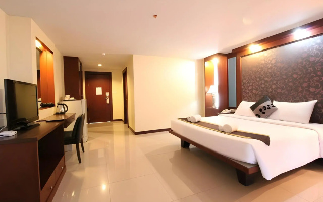 Convenient Grand Hotel