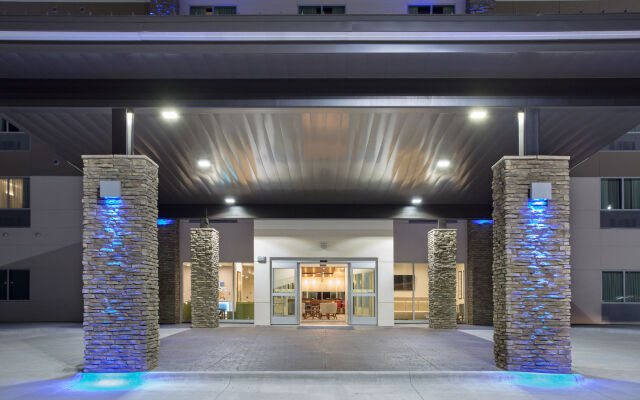 Holiday Inn Express and Suites Lincoln I - 80 by IHG