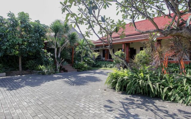 OYO 1361 Singosari Family Residence