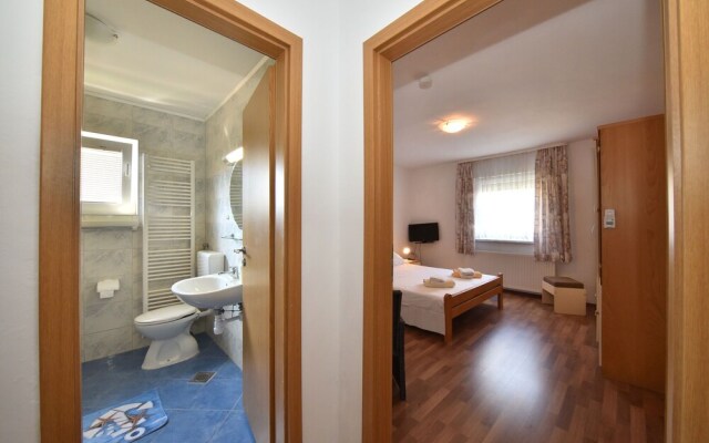 Traditional Apartment in Zadar With Garden