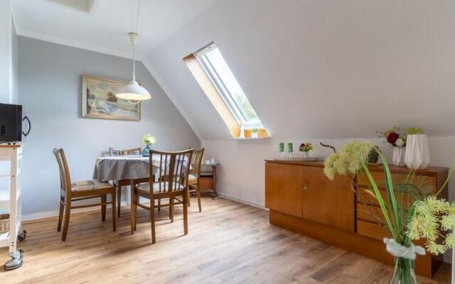 Apartment in Garding With Parking