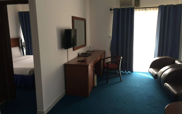 Manhattan Avenue Hotel