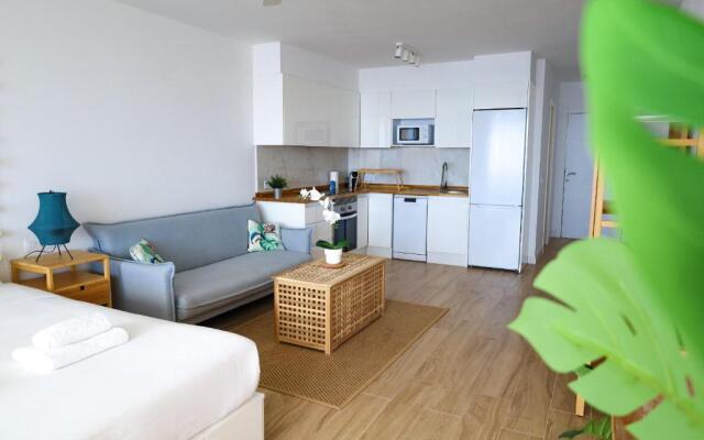 Cosy Sea View Studio FREE WIFI