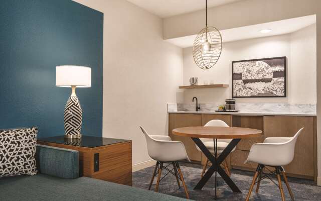 DoubleTree Suites by Hilton Hotel Tampa Bay