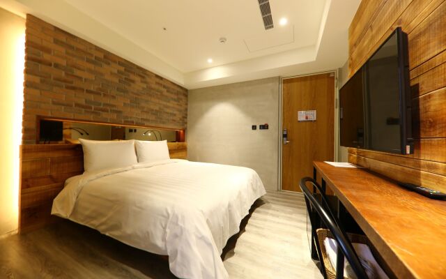 Central Land Hotel
