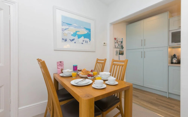 4 Pentowan Court