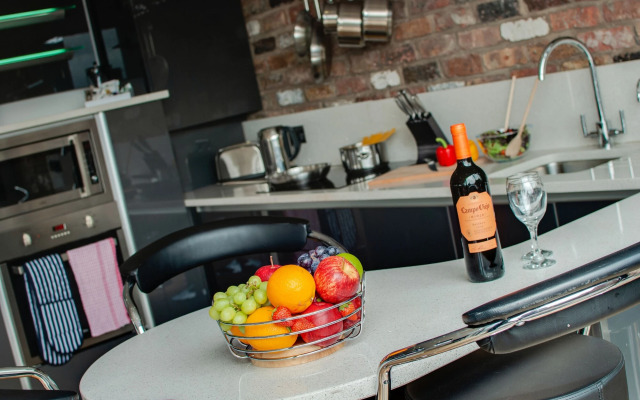 Base Serviced Apartments - Sir Thomas Street