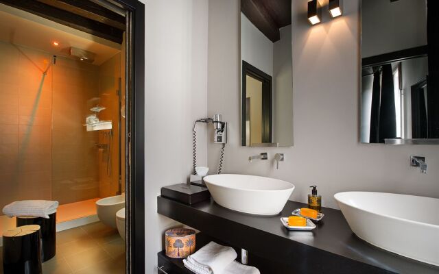 Charming House DD724