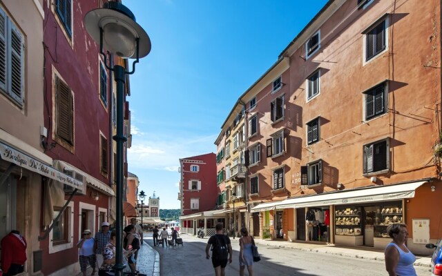 Nel Centro City Apartment