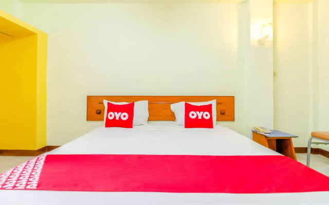 OYO 1161 Sathorn Mansion
