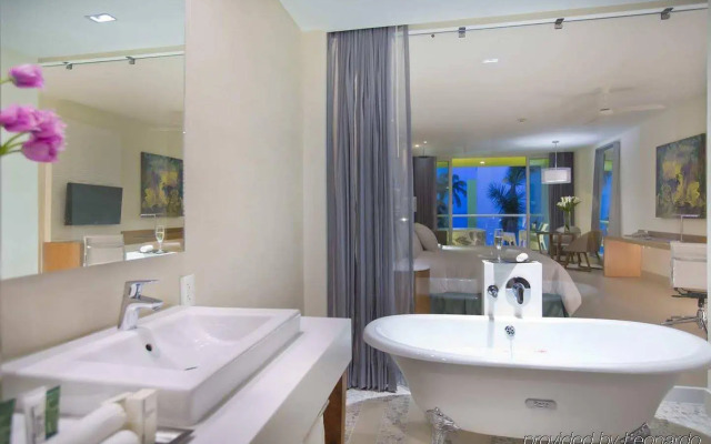 Krystal Grand Puerto Vallarta