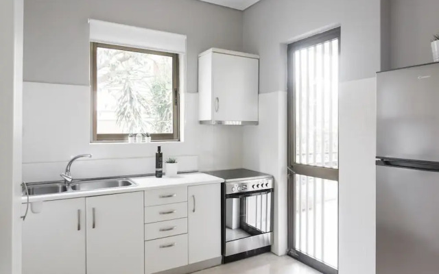 Pleasant 2BR Apartment near HELEXPO