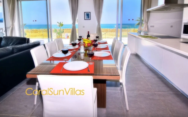 Blue - Beach Front Spectacular Villa Sleeps 10
