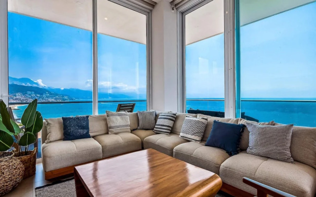 Panoramic Hot Tub Oceanview Penthouse