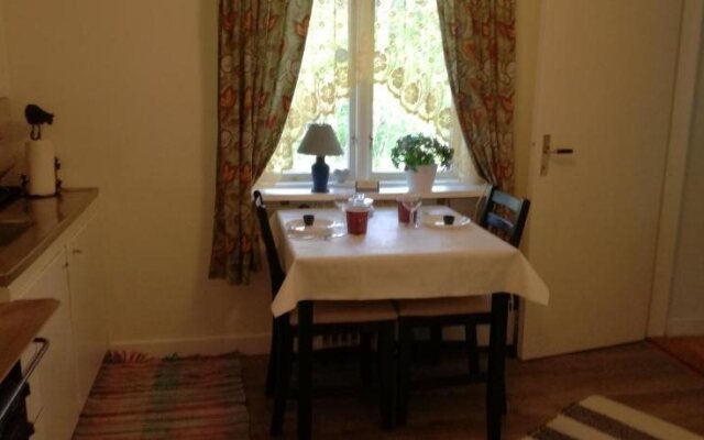 Huset mitt i byn