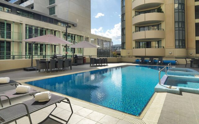 Adina Serviced Apartments Canberra James Court