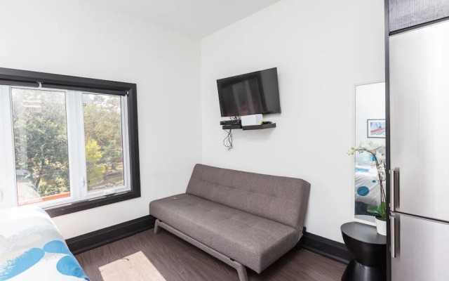 Applewood Suites - West Queen West Lofts
