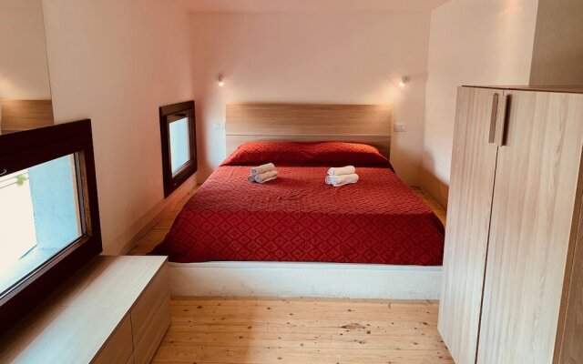 Luxar room