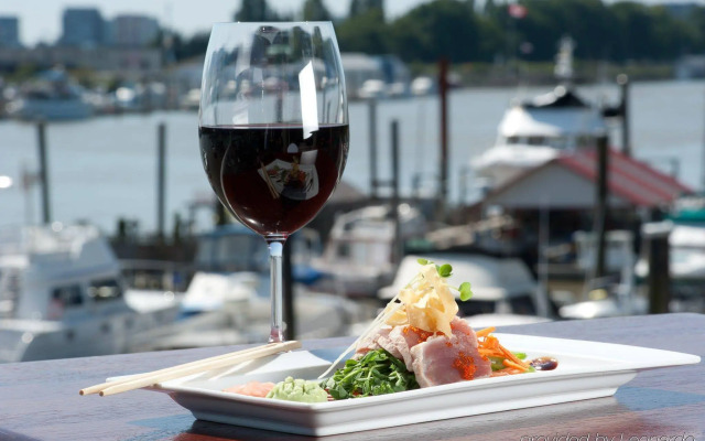 Radisson Blu Vancouver Airport Hotel & Marina