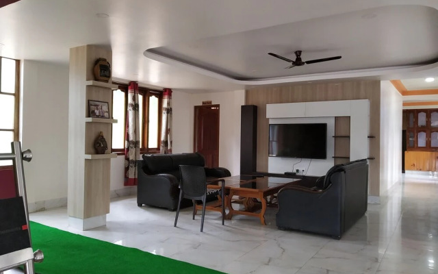 Ziro Palace Inn
