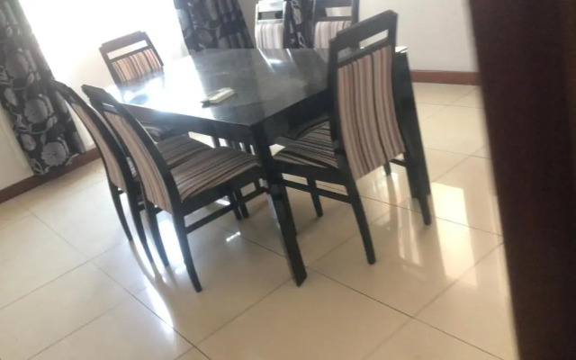 Executive 3 bedroom Apartment Space Available