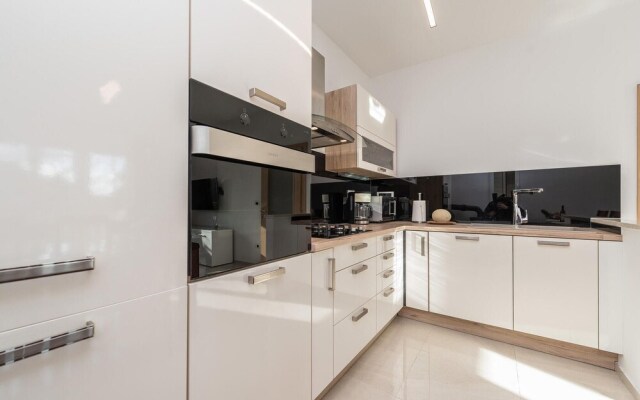 Amazing Home in Vrsi With 3 Bedrooms and Wifi