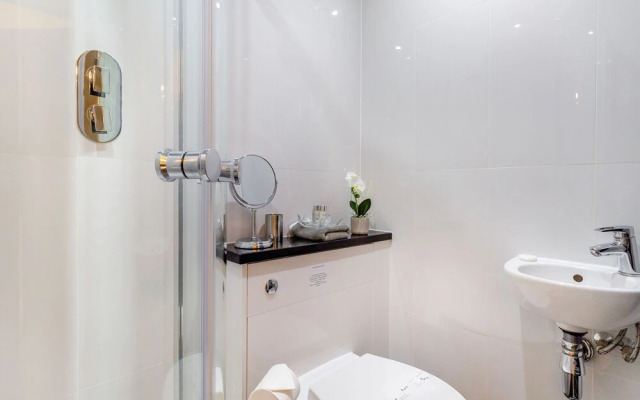 Queen Anne Suite