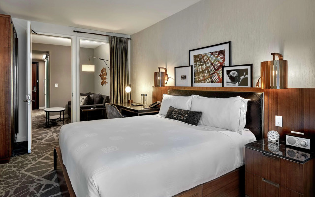 LondonHouse Chicago, Curio Collection by Hilton