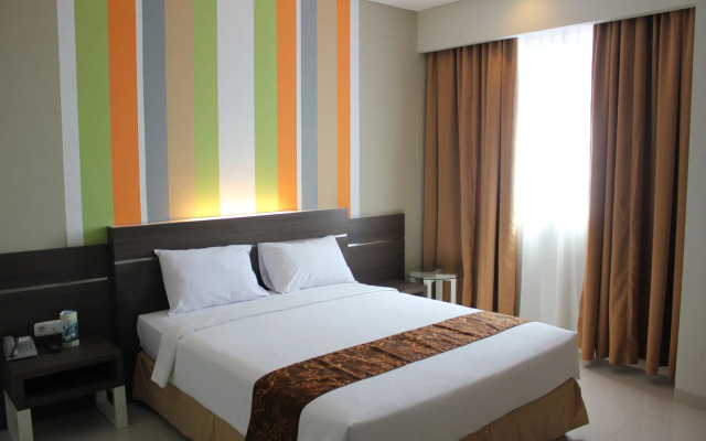 Pose in Solo by Wstay