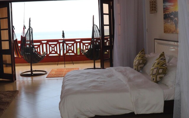 2 Bedroom Apartment With Pool and Views