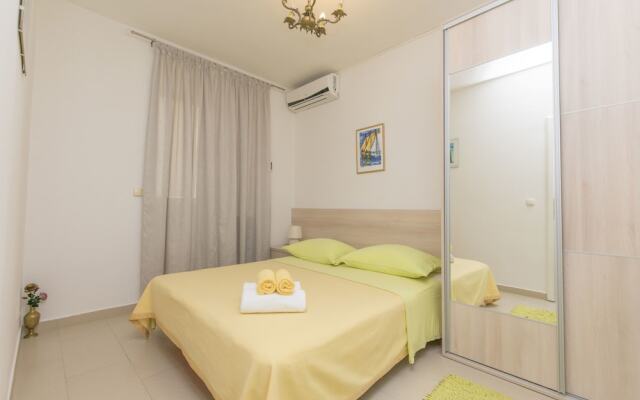 Apartments and Room Mirjana