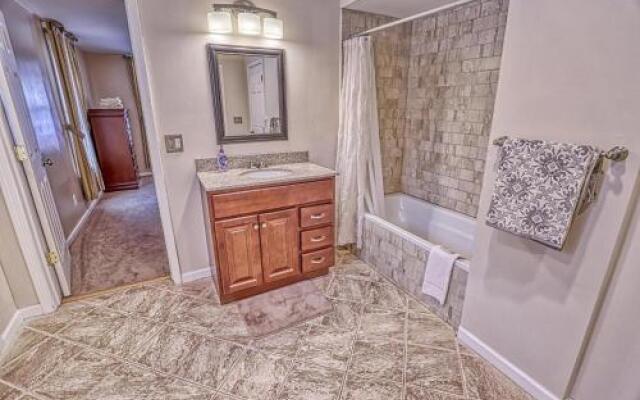 33 West Washington Street