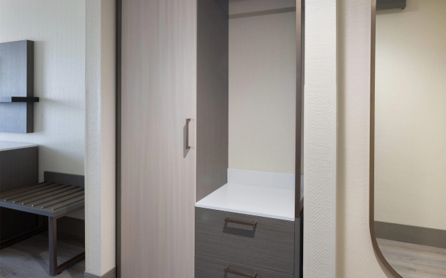 Ramada Plaza by Wyndham Orlando Resort & Suites Intl Drive