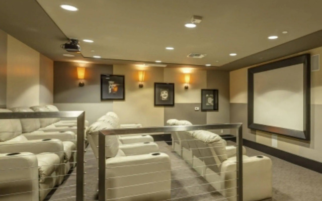 Global Luxury Suites at Main Street