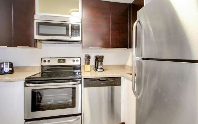 Vibrant 1BR in Coconut Grove by Sonder