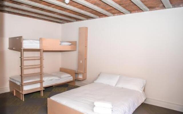 Neptune's Hostel