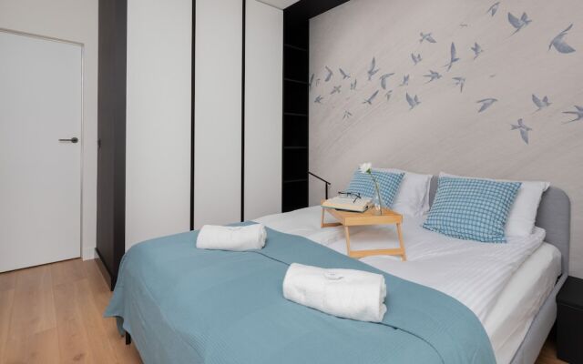 Powstańców Warszawskich Lux by Renters